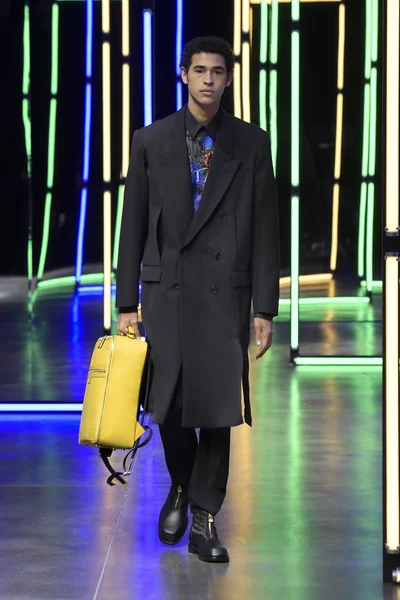 Look 26